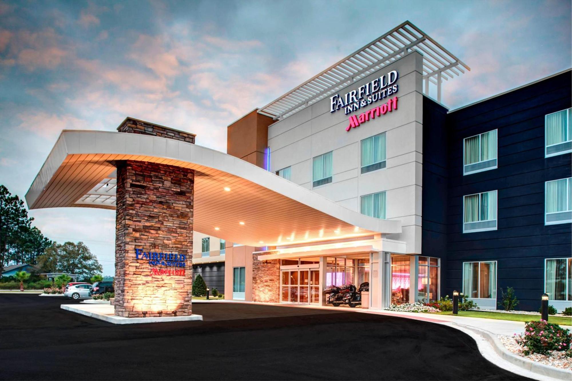 Fairfield Inn & Suites By Marriott Douglas Exterior photo